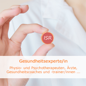 Ärztin hält Pille mit ISR-Logo zwischen Zeigefinger und Daumen